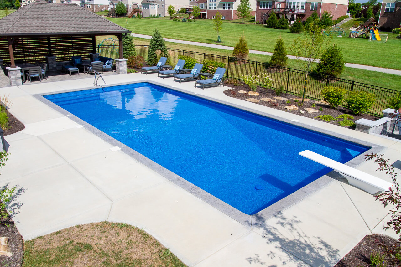 privacy_around_pool